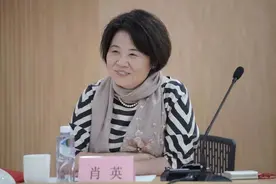上戏附中校长肖英：以确定的信念面对不确定的未来图片