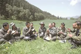 守护祁连山的青山绿水图片