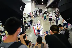 上海第十届理想乡动漫展开幕 人气不输往年图片