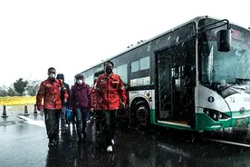 摄影记疫｜袁宸桢：在前线拍照里最懂医的，懂医里最会拍照的图片