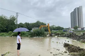 力推防汛工作，阳澄湖镇戴溇村全体动员坚守一线图片