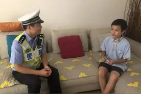 冲上热搜！台州初一男生“唐僧式教育”不戴头盔阿姨，路人反应亮了图片