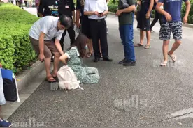 突发！文昌路一女子被刀捅腰，嫌疑男子被当场擒获图片
