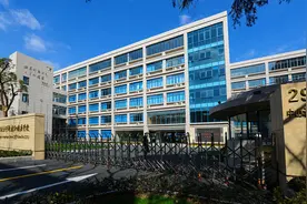 上外附中迎来新任校长和书记，上海这些学校也换了掌门人图片