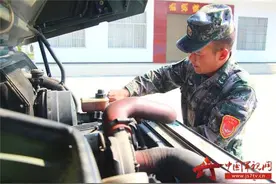 专业训练砺精兵 人装合一谋打赢图片