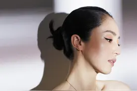 董璇爱情事业双丰收，高云翔疑发朋友圈难忘旧情，男方意难平？图片