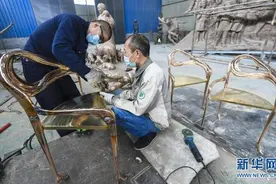 河北饶阳：青铜雕塑出口订单生产忙图片