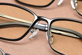 上网课戴防蓝光眼镜防近视？中消协：防蓝光≠防近视图片