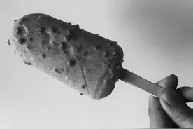 中年男子吃棒冰后突发心梗 专家：心脑血管疾病患者夏季要远离“冷刺激”图片