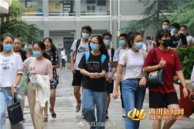 成都中考语文作文题目出炉“出发和到达”2选1写作图片