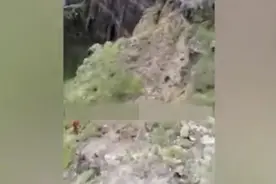 可怕！女子在俄罗斯一处山崖边拍照时不幸坠亡图片
