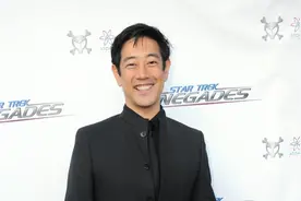 《流言终结者》日裔主持人格兰特·今原突然离世，享年49岁图片
