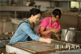 百年手造纸 岁月留芳香图片