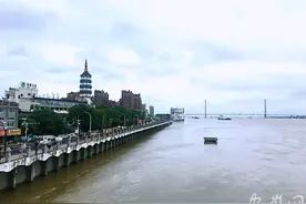 长江汇口至安庆站水位小幅下降图片