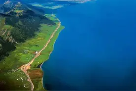 空中湖泊博州赛里木湖引关注图片