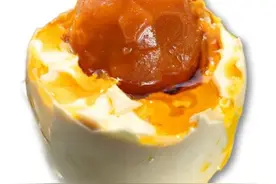 这是一颗有温度的海鸭蛋，不信你尝尝！| 走向我们的小康生活图片