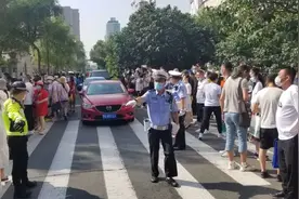 看！哈尔滨中考首日那些事图片