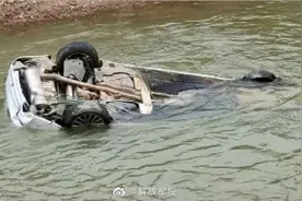 95后军人2分钟连救4人，网友：为这名“后浪”点赞图片