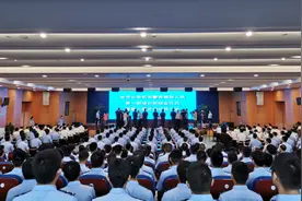 转编制、年薪制 杭州为辅警立法用暖政留人图片