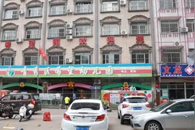 广西3岁女童颅骨骨折，被曝曾在幼儿园被“掌嘴”，还被关卫生间…图片