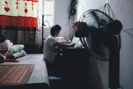 十几年前故意拿“零分”的高考生，现在怎么样了？图片
