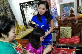 河北定兴1500余名农村妇女变身“京绣”绣娘图片