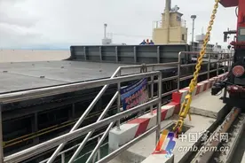 首艘船舶顺利停靠 镇海电厂新码头投入试用图片