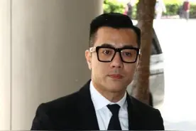 和“校长”谭咏麟合影很羞耻？梁汉文解释了图片