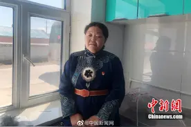 草原牧民的小康生活什么样？家里有车、城里有房，还能外出旅游……图片