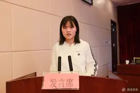 失去右臂的高考！这位镇安女孩的励志故事让人泪目……图片