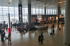 机场现4.8折阿玛尼，比市区便宜2850元？一线品牌为900万元放下身价图片