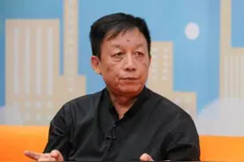 黄健翔转发易中天文章：中国教育不见得比足球更有希望图片