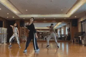 GirlCrush |“全能”妈妈很轻松的样子？马斯克妈妈告诉你真相图片