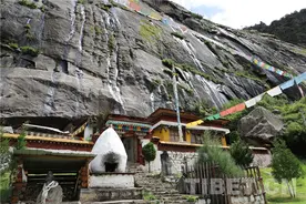 单嘎日追寺旦增：爱国爱教 珍惜当下幸福生活图片