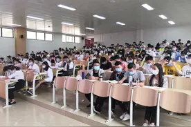 暑期法考备考强化阶段来袭 考生如何积极备考？图片