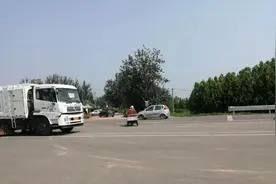 沧州这里烧烤占用公园经营被清理｜路口没有红绿灯，路人心慌图片