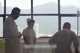 “折叠人”李华深圳出院，他感叹“终于见到主治医生的样子”视频封面