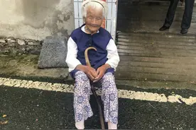 巢湖104岁老人还能穿针引线 家人称长寿秘诀是勤劳心态好图片