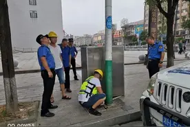 跳广场舞私拉乱接路灯电源，桃江城管执法局专项整治图片