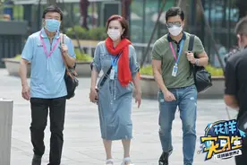 《花样实习生》蔡明惊现办公室迷惑行为 吕良伟韩乔生团建图片
