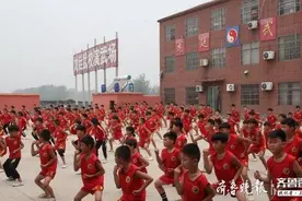 76个单亲孩子与一个武校的故事图片