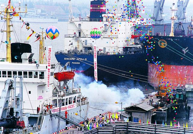 交通部原部长黄镇东回忆：完成这件事，标志上海从河口港向海港的转变