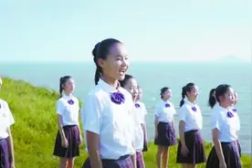 六中合唱团推出新作《生如夏花》用歌声纪念逝世的指导老师高至凡图片