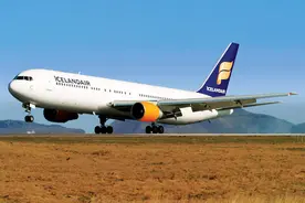 什么？机长亲自送餐？！冰岛航空全体乘务员被解雇了图片