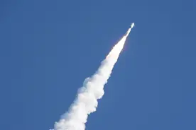 自主研发6年，阿联酋首个火星探测器升空视频封面