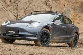 特斯拉Model 3越野版曝光：车身升高+四驱图片