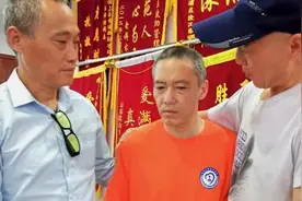 流浪失忆高材生重拾“人间烟火”，已可辅导侄孙功课视频封面