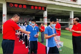 后浪加油！深圳8万余少年登G2020中考专列，听送考故事背后图片