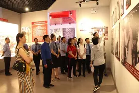 云南省审计厅派出审计二处党支部与文山州人民检察院第一党支部到文山市追栗街镇丫呼寨联合开展主题党日活动图片