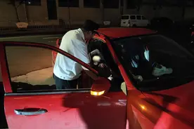 代驾送车主到家后却怎么也叫不醒对方，好为难图片